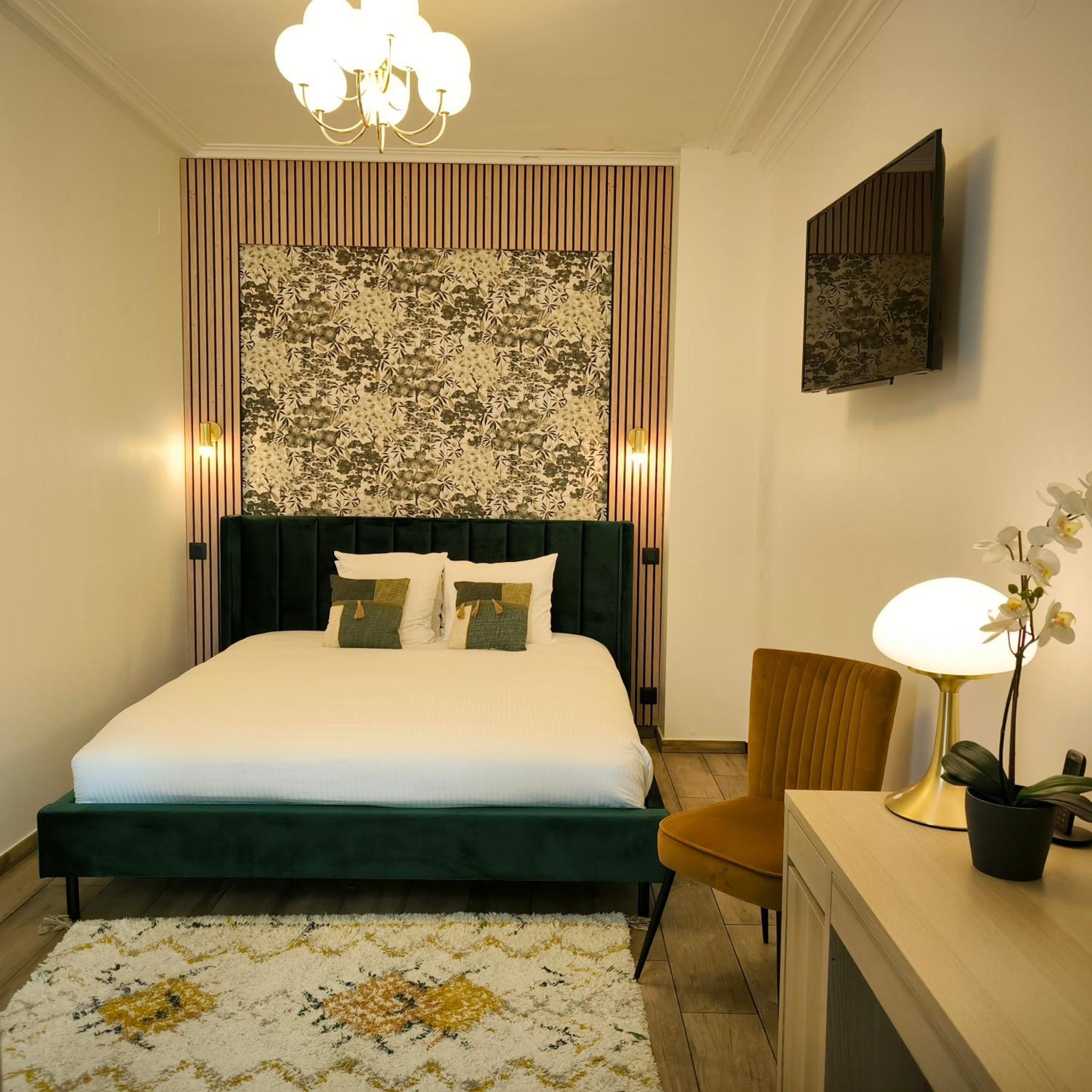 Hotel Le Twelve Paris Exterior photo